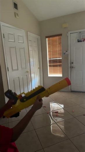 Reloading a pistol backwards #nerf