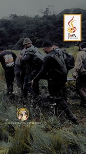 Episode 05 – Stronger Together 🩹🌿 This isn’t just a hike — it’s a test of teamwork. When the trail got tough, we didn’t leave anyone behind. 💯💪 Blisters, twisted ankles, dizziness — the mountain challenged us, but our Java Institute crew stood tall. From sharing water to giving first aid, this episode shows the heart of our team: unity, care, and unbreakable support. 🛟❤️ The real strength isn’t just in reaching the peak — it’s in lifting each other up along the way. 🙌 🎥 Recovery team acti