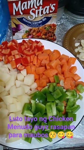 🌈🇸🇦🫕LUTO TAYO NG CHICKEN MENUDO GUTZ😋😋#shortvideo