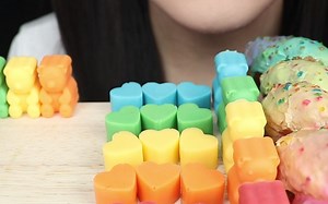 Jane ASMR rainbow dessert eating