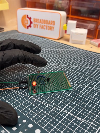 How ligh sensor works? #techtok #tech #diyproject #electronics #IoT