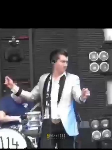 soy el alex turner bailando 😍#ezband #alexturner #artimonki #arcticmonkeys #meme #alexturnerdancing #bailando #