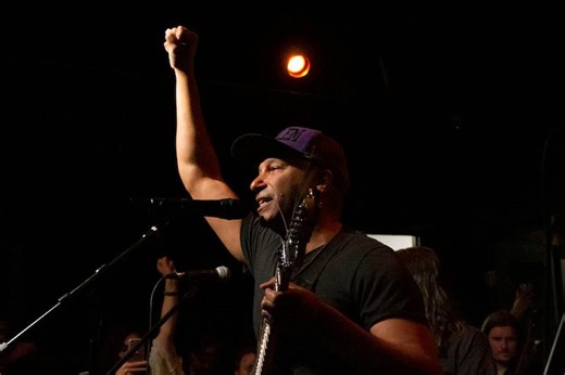 Tom Morello Joins Bruce Springsteen Onstage For Live Performances Of “The Ghost of Tom Joad” & “American Skin (41 Shots)” -