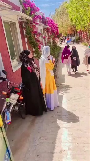 College Life Moments with Crew07