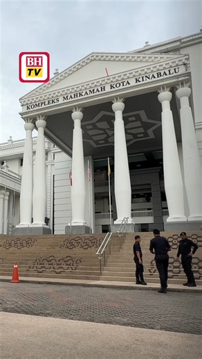 Bapa Allahyarham Zara Qairina, Mahathir Hashim @ Marikin, berada dalam keadaan tidak menentu berhubung kematian anaknya, kata peguam Sherzali Asli. Berita penuh: https://www.bharian.com.my/berita/nasional/2025/09/1441719/bapa-zara-qairina-dalam-keadaan-tidak-menentu-berhak-jadi-pihak | Berita Harian Online