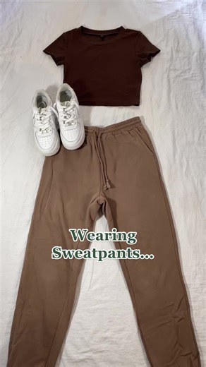 Cute Outfits with Sweatpants | Jordan 4 & Nike Dunks Style Inspiration