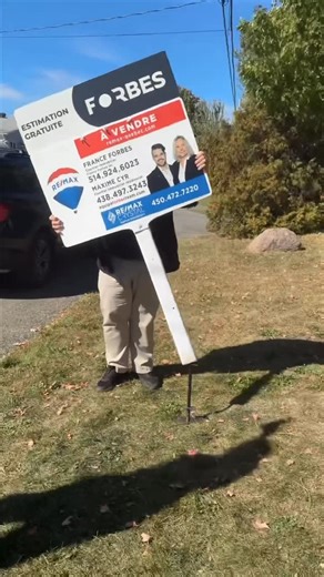 Karine Champagne - Médias INC on Instagram: "Beaucoup plus détendue ce matin Excitée même pour la suite! Univers surprends moi Bientôt sans domicile fixe Temps plein sur la route Commente Sky pour voir notre chaîne YouTube ps: la toune est une composition de @fred4gues 🎶🎧"