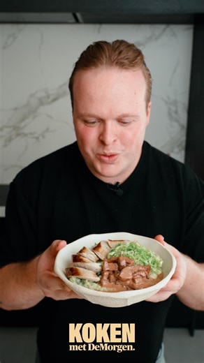 Koken met De Morgen on Instagram: "Stoemp met savooiekool, witte pens en warme mosterdsaus van @timonmichiels 🥬👵🏼 Aan de slag met dit recept? Reageer ‘stoemp’ in de comments en je krijgt de link naar het recept in je dm’s! 📩 Stoemp zoals grootmoeder hem maakte! Savooiekool, witte pens, krokant spek en een romige mosterdsaus… Winters comfortfood op een bord! #kokenmetdemorgen #demorgen #comfortfood #vlaamsekost"