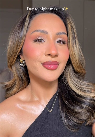 Day to night makeup in under 10 mins✨✨ @Fenty Beauty body lava killawatt freestyle highlighter in wattabrat @Kosas cloud set mist blush is life baked blush @Makeup By Mario sculpt bronzer lip liner in Jeff @Hourglass Cosmetics vanish concealer in Beech @Rare Beauty warm wishes soft matte bronzer @Saie bounce gloss @T3 Micro curler @L'Oréal Paris UK big hair day spray @Kérastase exilir oil @ONE SIZE BEAUTY on til Dow setting spray @Burberry goddess perfume #makeup #daytonight #fragrance #wakeupan