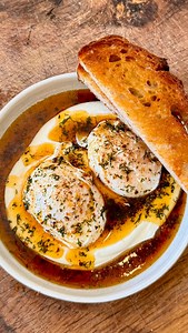 Turkish Eggs made with Old Cotswold Legbar from @clarence_court #Foodyouwanttoeat #turkisheggs #eggs | thomas_straker