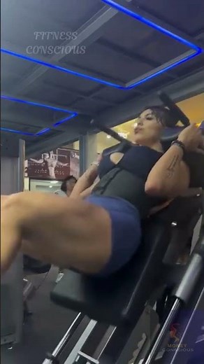LAURA LI , STRONG LADY . #shortsviral #asmr #workout #trending