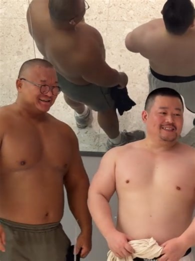 beefymuscle.com👍 Muscle check! beefymuscle.com admires beefy massive bulky #muscle #musclehunk #musclebear #bodybuilder #powerlifter lifter beefymuscle musclechub pecs biceps workout fitness gym bodybuilding motivation 肉壮 肌肉 壮熊 健身