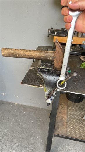 Lever system using a wrench — instant powerSimple lever made with a wrench#USA #LeverHack #ToolTip