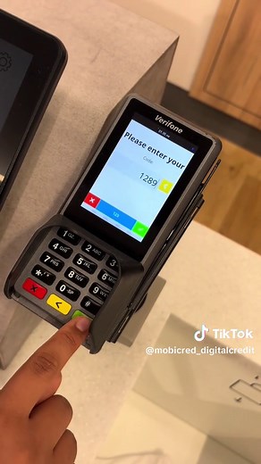 Shopping made easy at Uniq! 🛍️✨ Watch how you can pay in seconds using Mobicred 📲👌 Just pay and go!🚶‍♀️‍➡️💨