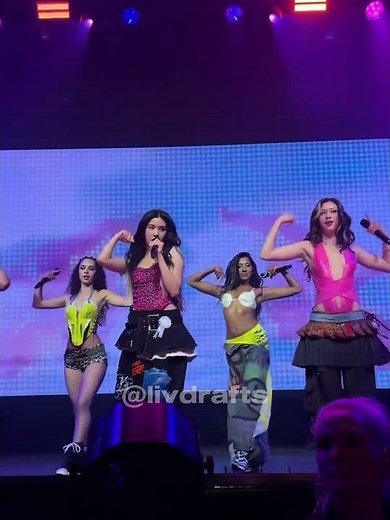 KATSEYE perform “ Touch ” Live | @ Melbourne Performance Show 💜✨💫