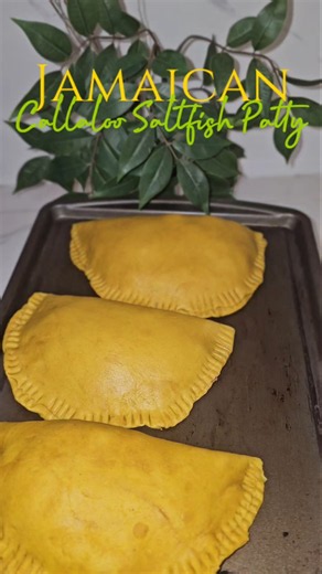 🌿🇯🇲 Homemade Jamaican Callaloo & saltfish Patty | Crispy, Flavorful & Easy Recipe!