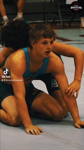 Landon Johnson scoring at will again in the second… full match at https://youtu.be/u2_rZEWSEBA #matwrestling #illinoiswrestling #antiochcommunity #grayslakecentral #folkstyle #jordanmokhtarian,#glenbrooknorth #landonjohnson #johnsburghighschool | The Wrestling Spot