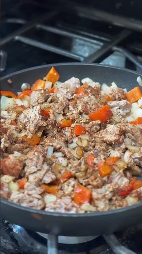 Healthy ground turkey sweet potato bake! Easy weeknight meal. Full recipe over on my Instagram