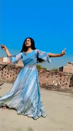 Gore Tan Se Sarkata Jaye 😝😝 #trending #shorts #viral #dance #the shakya sisters