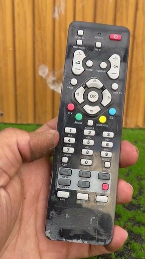 🔋 The Wire That Will Replace the Battery in Your Remote #DIY #Technology #RemoteControl #Innovation