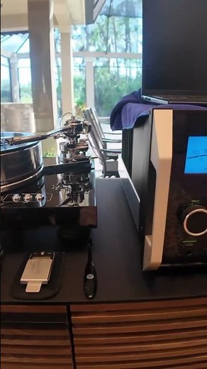 Pro-ject Signature 10 Turntable Sounds So Goood!