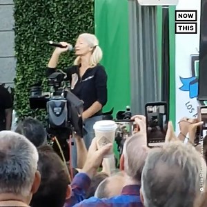 252K views · 4.2K reactions | Watch this opera singer’s moving debut performance after experiencing homelessness | NowThis | Facebook