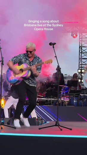 When we were on tour, all we could think about was being home in Brisbane… then this song was written #happypop #sheppard #cominghome