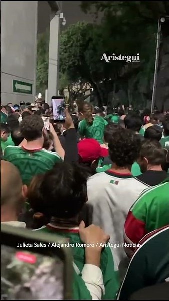 Al ritmo de ‘Cielito Lindo’, afición celebra Fase de Grupos invicta