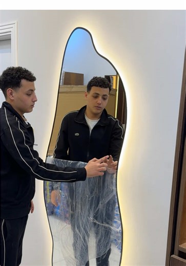 مرايتك عندنا من معرض Iglass🔥 ‏Led mirror🤩 ‏Switch touch⚡ اختار من افضل الانواع واجواد الخامات👌 يلا مستني اي اطلب مريتك وهنوصلهالك لغايه باب البيت 🚛 ولاي مكان في مصر🇪🇬 - متاح خدمه التركيب 🛠️ لطلب المنتج تواصل معانا عبر رسائل الصفحه او واتساب 📞01097607628 #مرايات_مضيئه#مرايات_ليد #مرايات_ميكب #مرايه_حمام _مضيئه #led_mirror