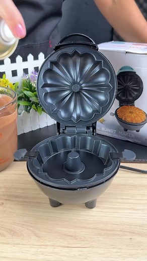 39K views · 191 reactions | Practical mini cake #recipes #cake | The Recipe Lady | Facebook