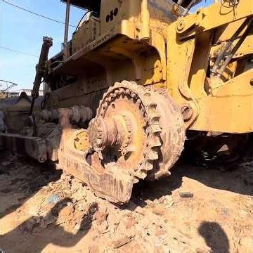 Caterpillar dozer repairing with limited tools #caterpillarbulldozer #repairing #shorts