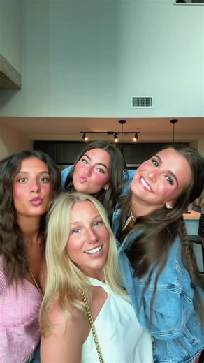 Yay crawfish boil with besties | crawfish