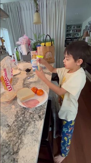 How to make a ham and cheese sandwich in less than one minute you can talk