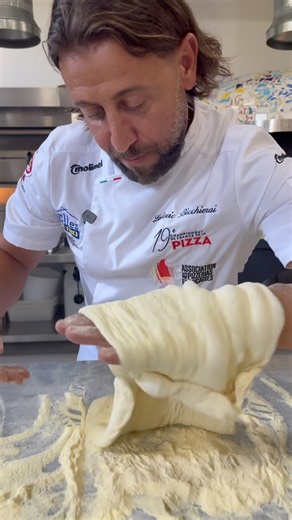🍕Teglia tomate, burrata & basilic #teglia #pizza #italianfood