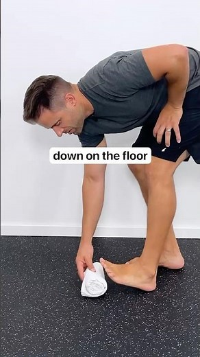 The Best Stretch For Plantar Fascia Foot Pain! [FAST Relief]