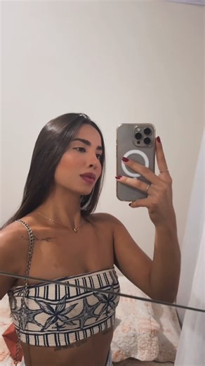 Isadora Oliveira on Instagram: "💋"