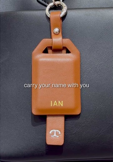 Introducing our customisable leather tag! 🧡 Choose your colour. Emboss your name. Make it yours. In-store only at all Tracey boutiques. ✨ #tracey #customisableleathertag #makeityours #malaysianmade #sapotlokal