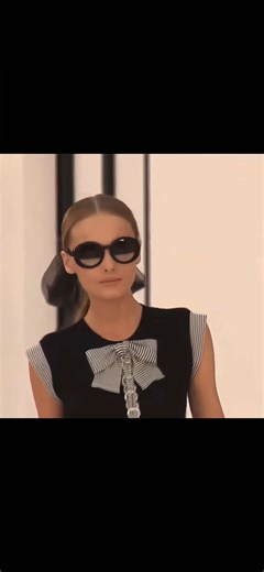 ... Carmen Kass, Tanya Dziahileva, Anja Rubik, Snejana Onopka, Natasha Poly, Vlada Roslyakova & Daria Werbowy for #Chanel S/S 2007 || #fashion #SnejanaOnopka #VladaRoslyakova #horsewalk