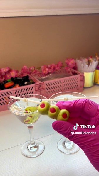 Make a candle with me: Dirty Martini Edition 🍸❤️‍🔥🍸 #candlemaking #smallbusiness #candletok #candles #candle #candlesoftiktok #soywaxcandles #candlemaker #candlelover #candleshop #uniquecandles #newcandle #soywax #martini #martinicandle #dirtymartini