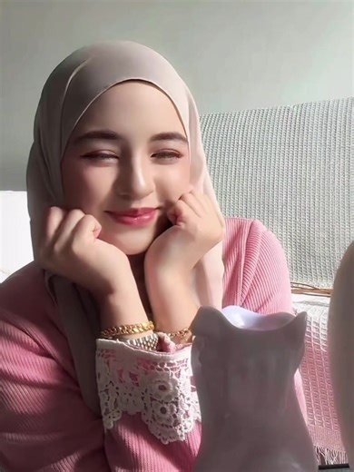 Unboxing Therapy: A Unique Experience