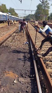 New track changing is being done manually without machine #railway #railroad #rail #rails #train #ferrocarril #work #trains #fbreels #pritepraveen #reelsfbviral | Prite Praveen