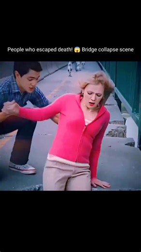 People who escaped death! 😱 Bridge collapse scene | Final Destination 5 ​#FinalDestination #shorts