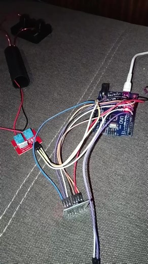 #tuff #🔥 #wybijsie #arduino #bumble @Patryś💜