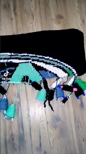 What is a Graphghan? #graphghan #crochetersofinstagram #crochet #graphicdesign #endlessknotzcanada