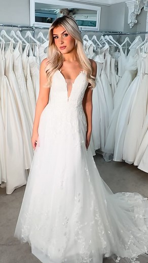 13 reactions | Our bestseller Kara, in both colour variations! ...