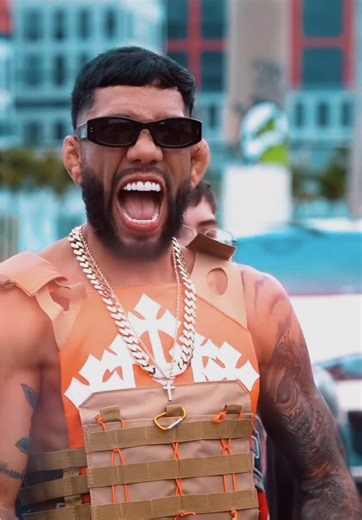 🇨🇱 EL PRIMER CAMPEÓN MUNDIAL DE CHILE 🇨🇱 Arturo “Makakoflow” Vergara hizo historia convirtiéndose en campeón mundial de Karate Combat 🏆 Ahora quiere algo más grande. Quiere el UFC. Y el camino de regreso al MMA comienza en Samurai Fight House 27. Un striker de nivel mundial. Un aura diferente. Una misión clara. ¿Empieza acá su camino al UFC? 👀🔥 🎟️ Entradas en Passline 🔗 https://www.passline.com/eventos/samurai-fight-house-27 - - - #SFH27 #SamuraiFightHouse #MMA #pelea #buenosaires