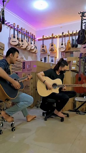 Bromo BAT9MEBK & BAA2CE . #bromoguitar #fyp #reviewgitar gitaroriginal bakoelgitar | Bakoel Gitar