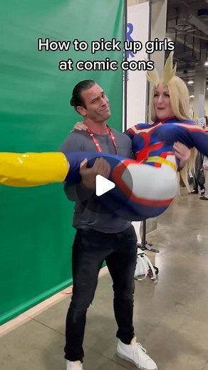 𝑳𝒐𝒈𝒂𝒏 𝑪𝒉𝒊𝒕𝒘𝒐𝒐𝒅 on Instagram: "I lifted All Might 💪🏼🗿 Great running into @ipeachysweet at weebcon, her cosplays are top tier ❤️‍🔥 #gigachad #sigma #cosplay #comiccon"