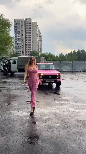 Girl chose cybertruck | Fun TV