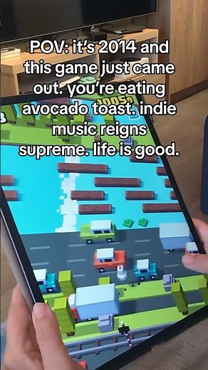 Do you remember the first time you played Crossy Road? 💓🐔